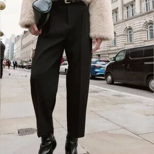 NWT Zara Women's Belted Pleated Pants in Black - Size 4